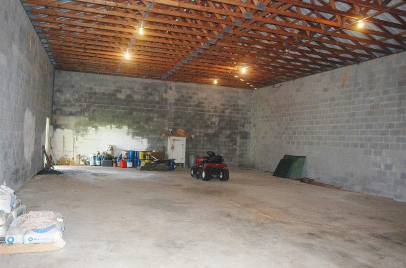 block barn interior